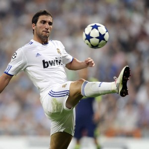 开云体育中国官网-“球迷热血沸腾：现场氛围燃爆全场的比赛一览”，描述球赛热血沸腾的诗句